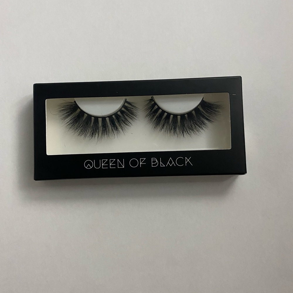 Queen of black mink eyelashes